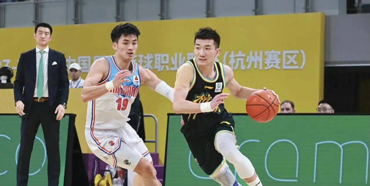 澳亚国际登录-新疆男篮大胜对手，抢夺榜首宝座